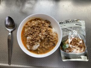 ごはんにかける胡麻味噌担々スープ